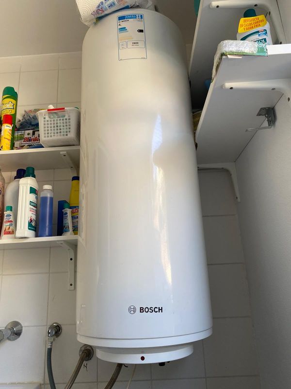 Termo eléctrico Bosch instalado en una vivienda de Palma