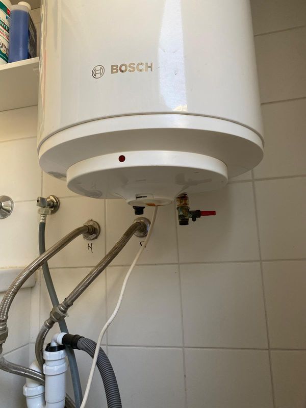 Reparación de termo eléctrico Bosch y cambio de conexiones